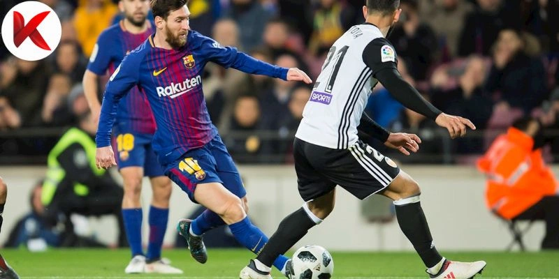 Valencia thắng Barcelona: Khép lại mùa giải đầy cay đắng